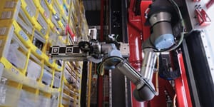 Amazon bringt „Vulcan“ in die Lagerhallen – Roboter mit Tastsinn revolutioniert Logistik